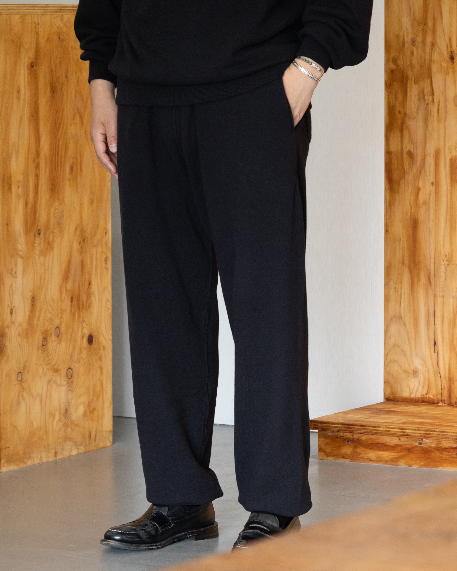 SWEATPANTS - BLACK - A'r139 Kamakura