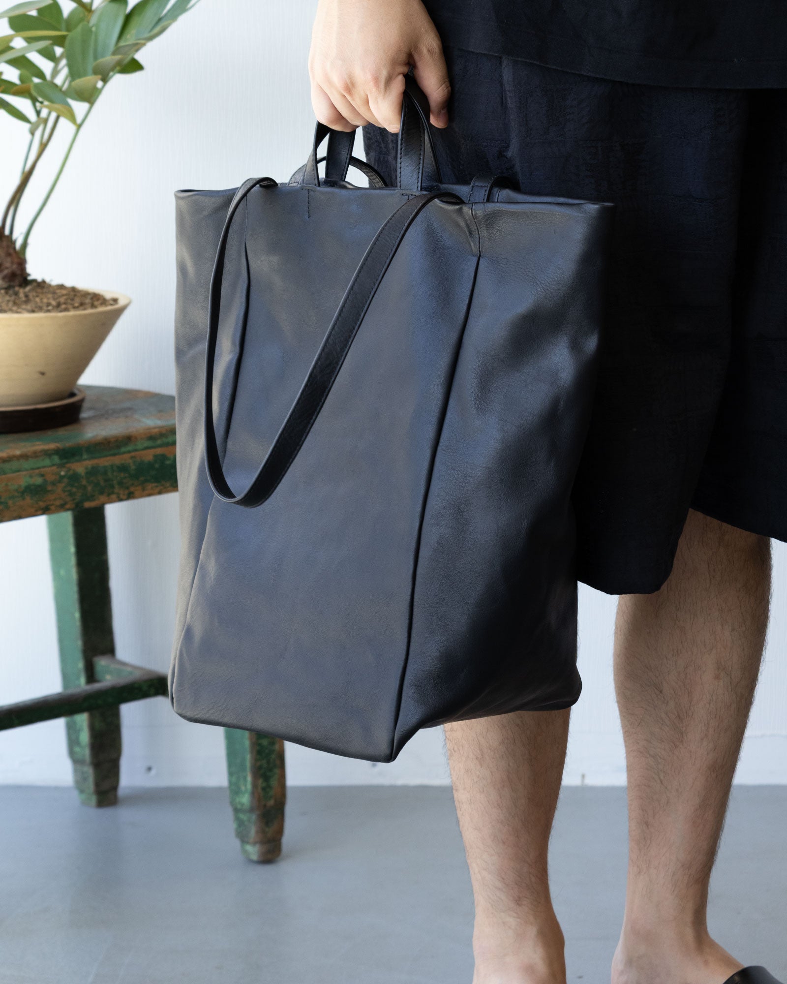 【HAAL】TALL BOX TOTE HS LEATHER - BLACK | ハール トールボックス トートバッグ カウレザー 2026aw 2026秋冬 正規取扱店 神奈川 鎌倉 アルザック鎌倉 オンラインショップ 通販 
