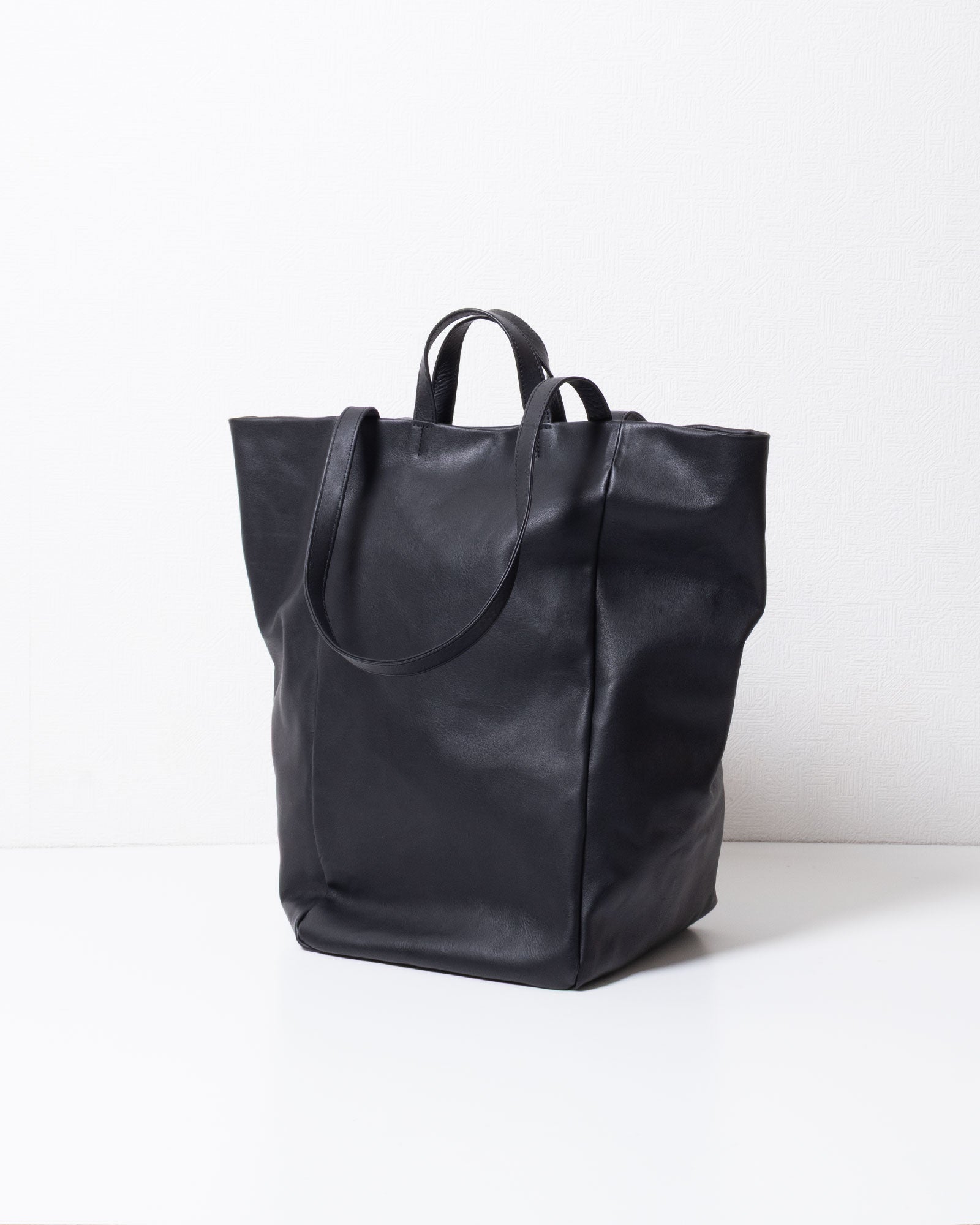 【HAAL】TALL BOX TOTE HS LEATHER - BLACK | ハール トールボックス トートバッグ カウレザー 2026aw 2026秋冬 正規取扱店 神奈川 鎌倉 アルザック鎌倉 オンラインショップ 通販 