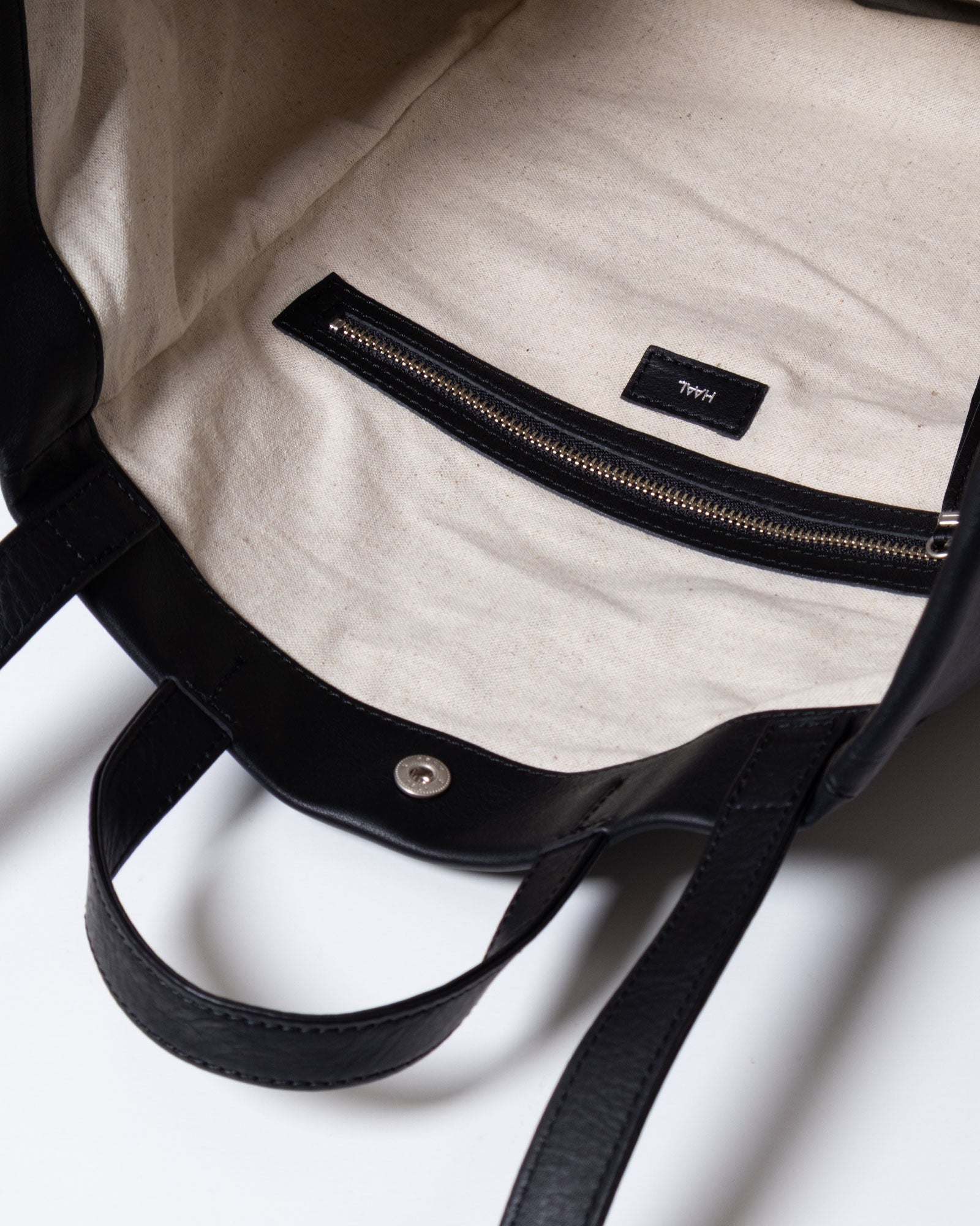 【HAAL】TALL BOX TOTE HS LEATHER - BLACK | ハール トールボックス トートバッグ カウレザー 2026aw 2026秋冬 正規取扱店 神奈川 鎌倉 アルザック鎌倉 オンラインショップ 通販 