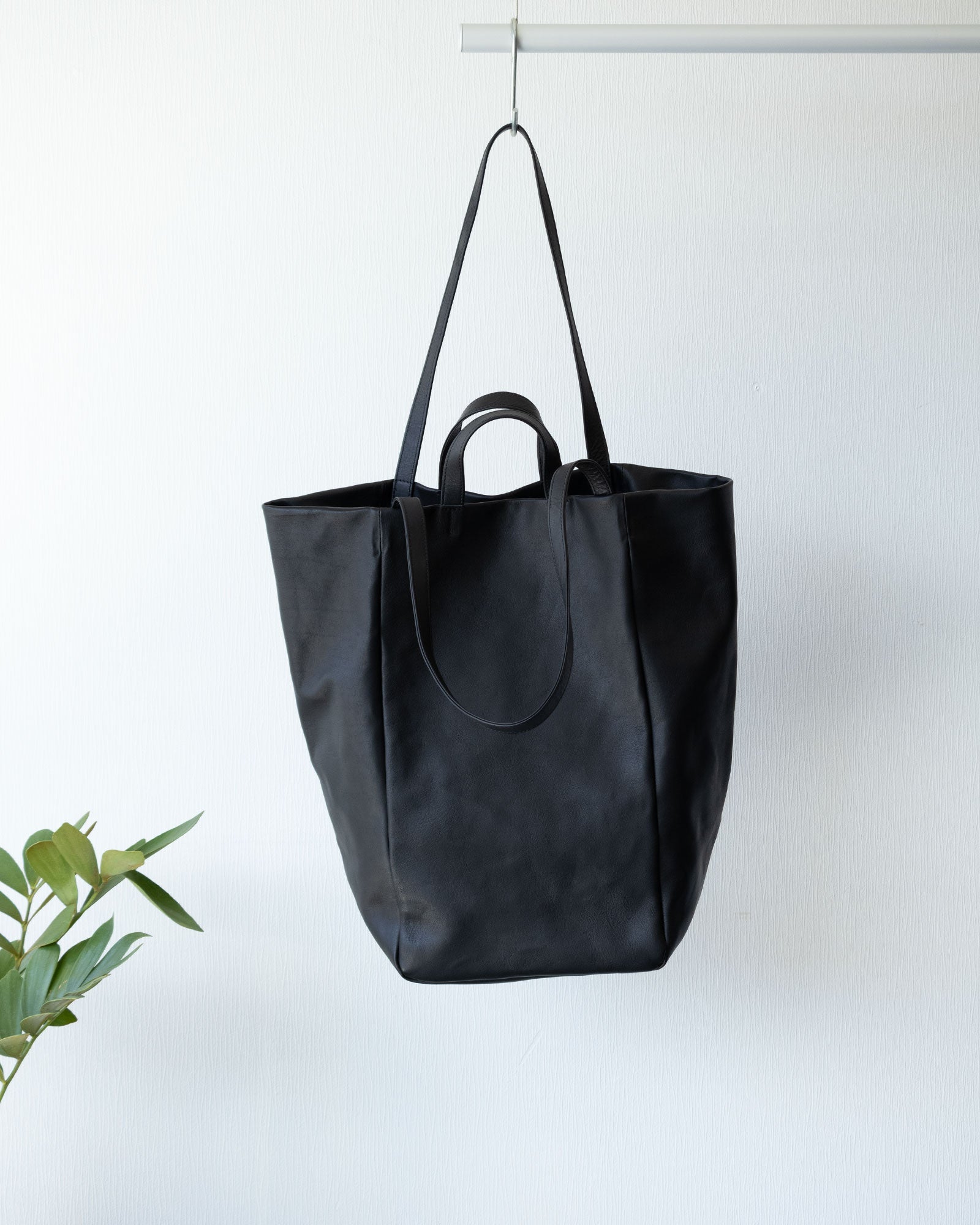 【HAAL】TALL BOX TOTE HS LEATHER - BLACK | ハール トールボックス トートバッグ カウレザー 2026aw 2026秋冬 正規取扱店 神奈川 鎌倉 アルザック鎌倉 オンラインショップ 通販 