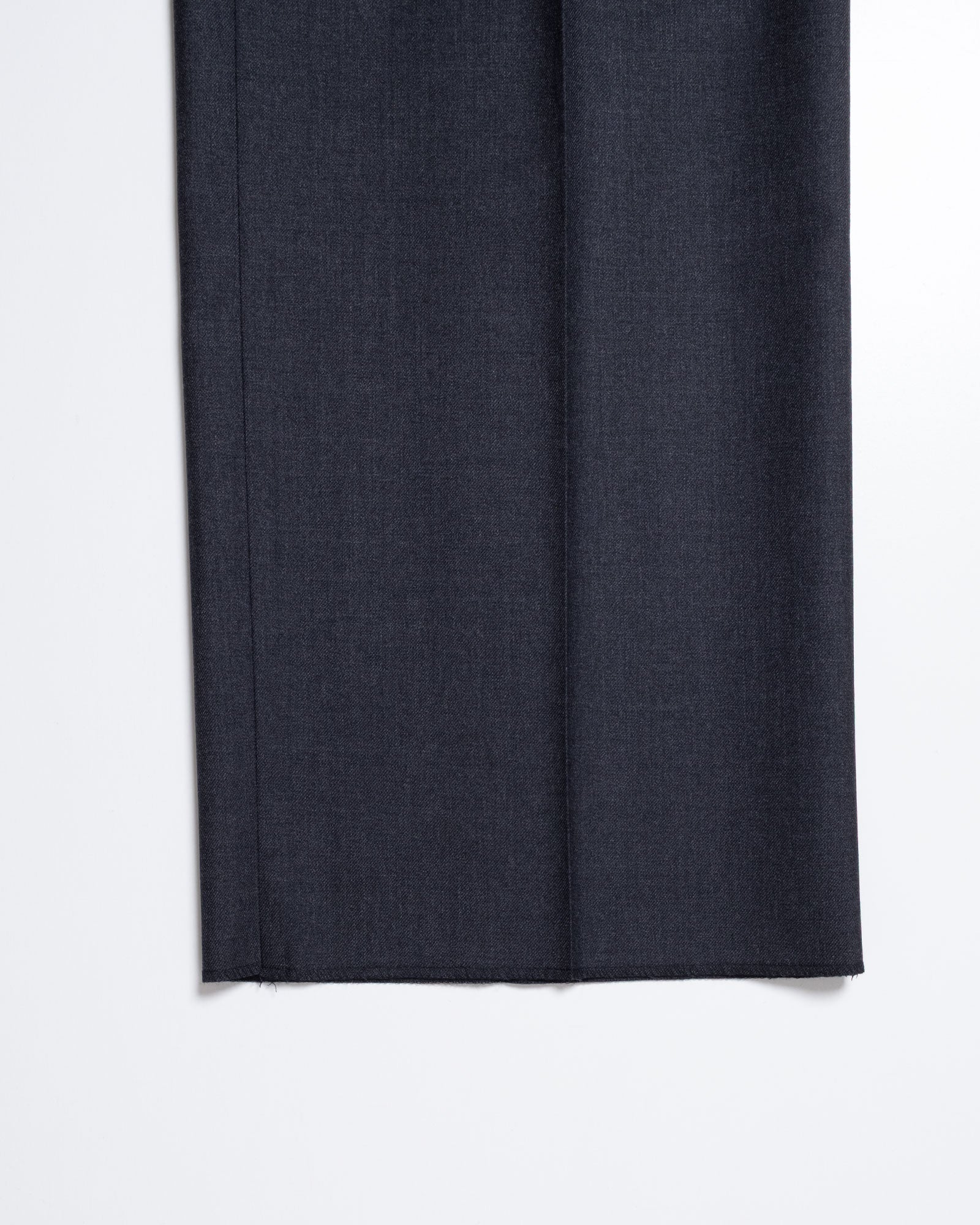 NEAT THE GABARDINE WIDE GRAY 裾 シルエットアップ