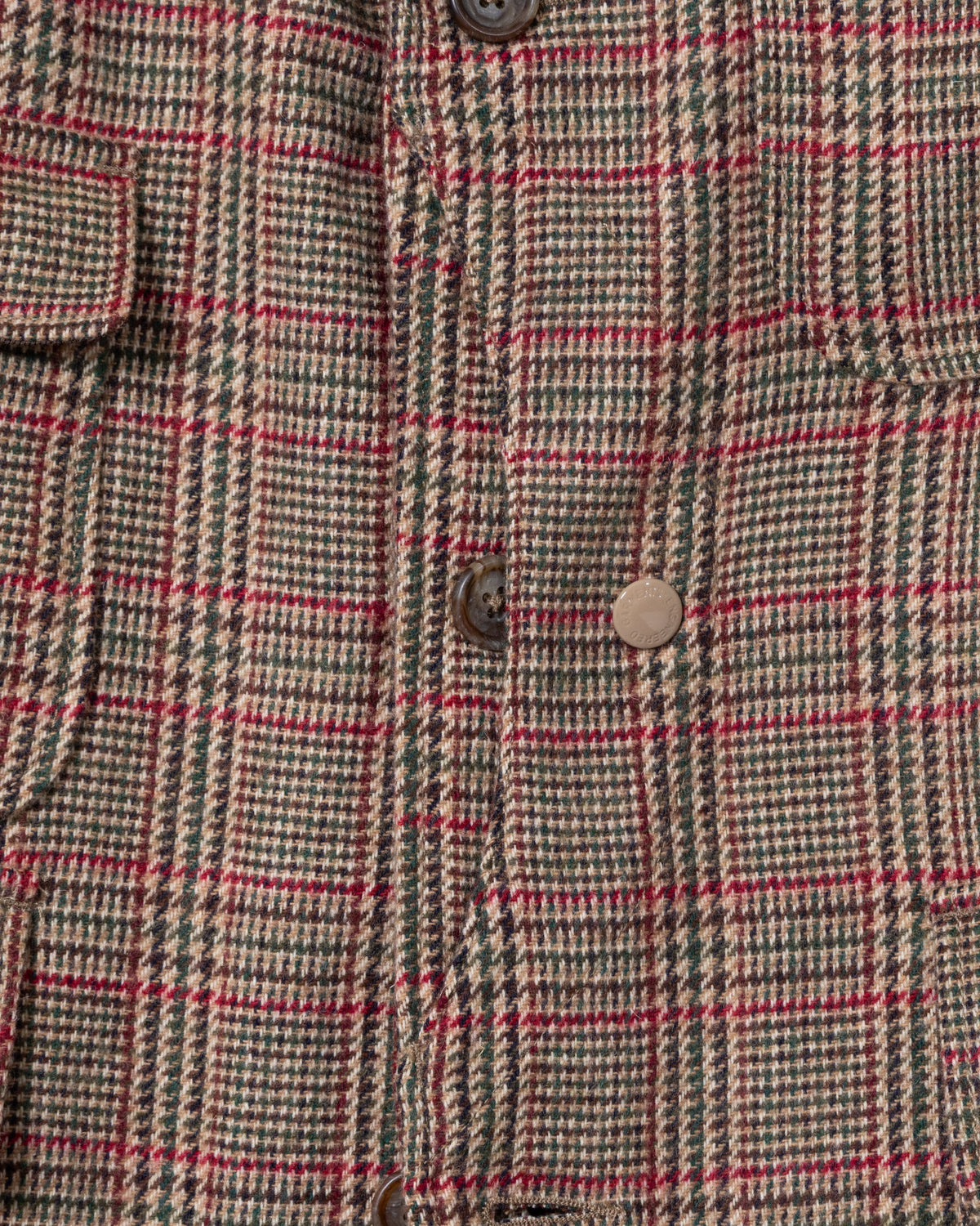 ENGINEERED GARMENTS UPLAND JACKET - TAN / RED WOOL POLY GLEN PLAID 三日月型ポケットのディテール
