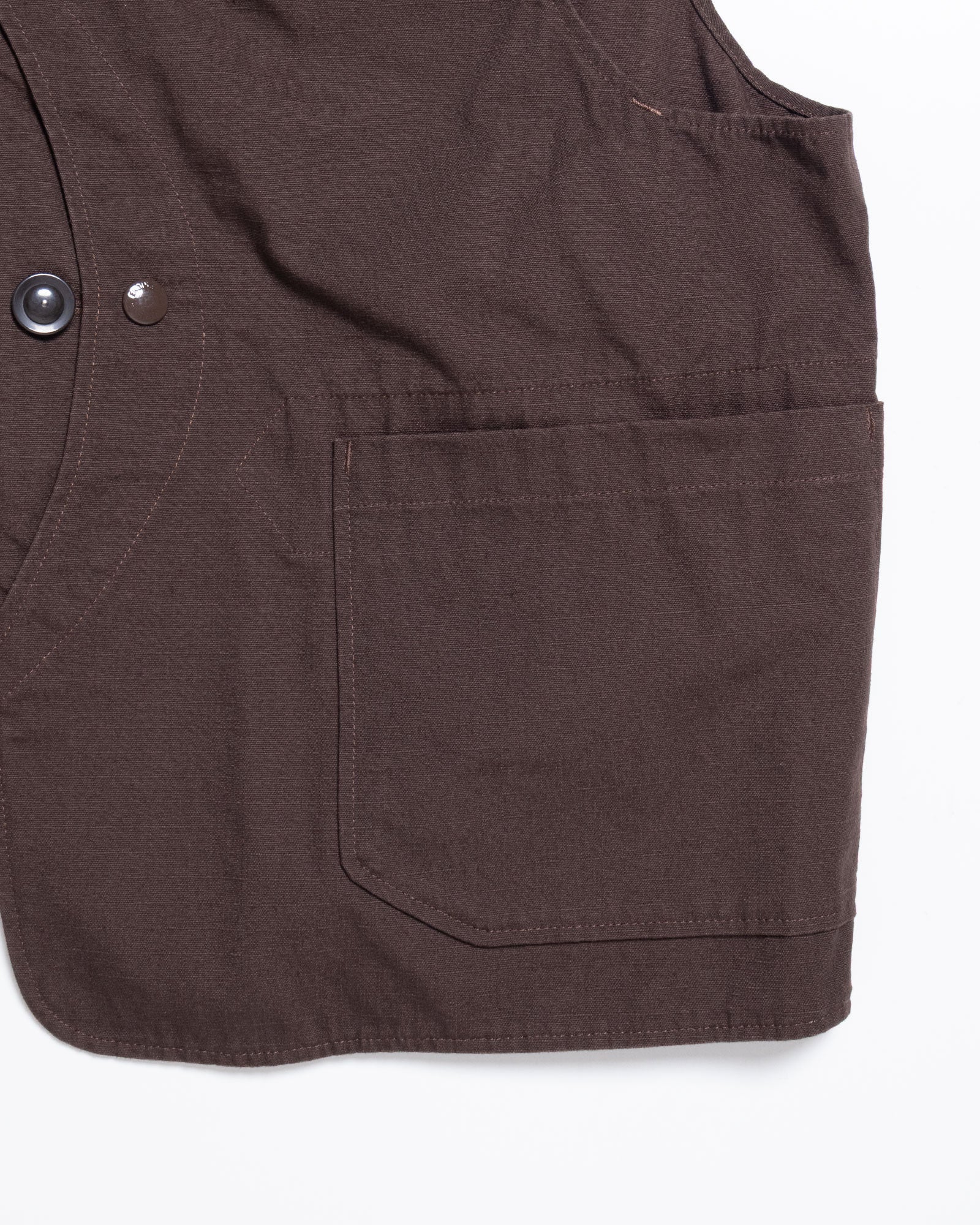【ENGINEERED GARMENTS】UPLAND VEST - DK.BROWN HEAVYWEIGHT COTTON RIPSTOP / エンジニアドガーメンツ アップランドベスト ダークブラウン ヘビーウエイト コットン リップストップ 2026aw 2026秋冬 正規取扱店 神奈川 鎌倉 ARZACH KAMAKURA オンラインショップ 通販 