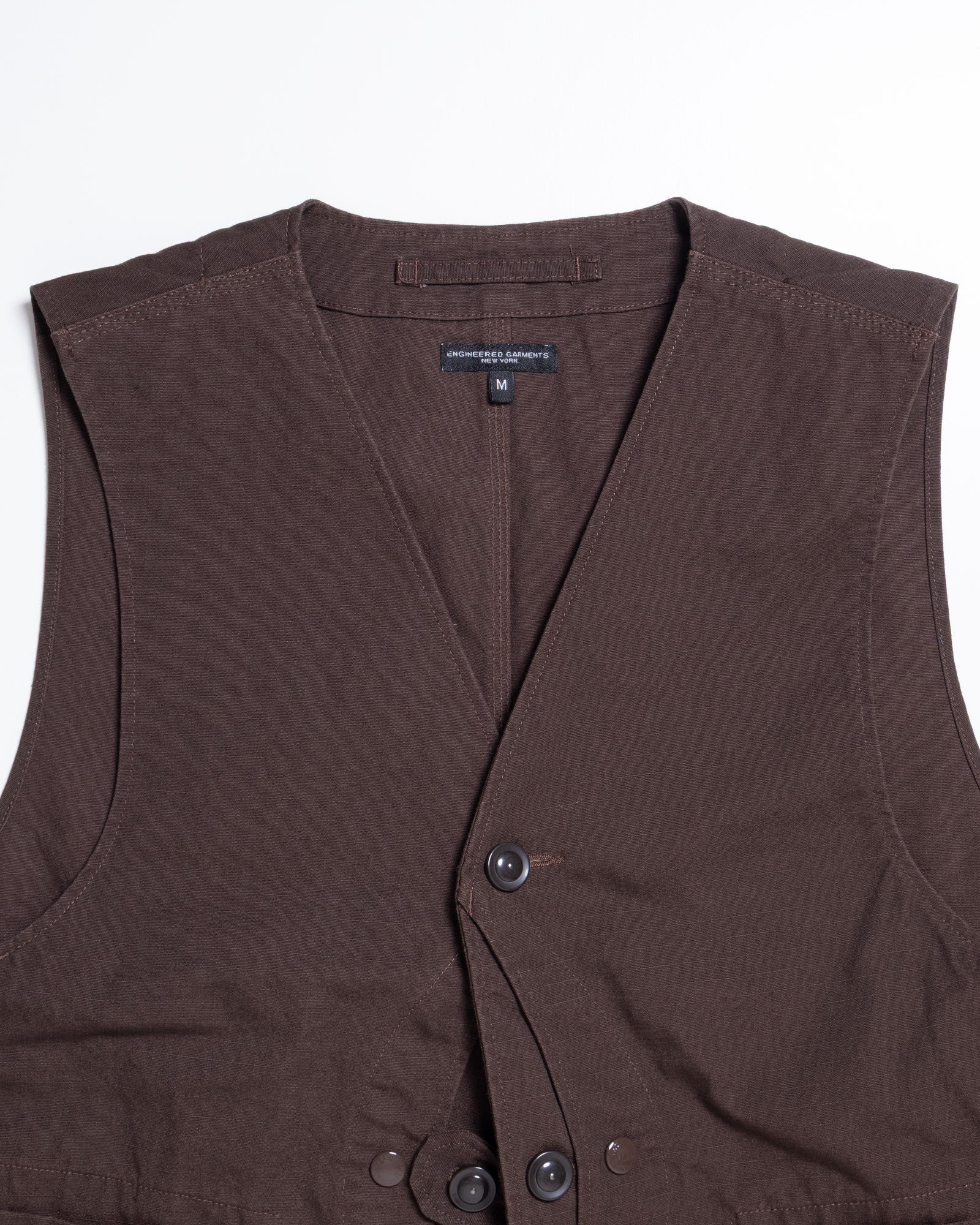 【ENGINEERED GARMENTS】UPLAND VEST - DK.BROWN HEAVYWEIGHT COTTON RIPSTOP / エンジニアドガーメンツ アップランドベスト ダークブラウン ヘビーウエイト コットン リップストップ 2026aw 2026秋冬 正規取扱店 神奈川 鎌倉 ARZACH KAMAKURA オンラインショップ 通販 