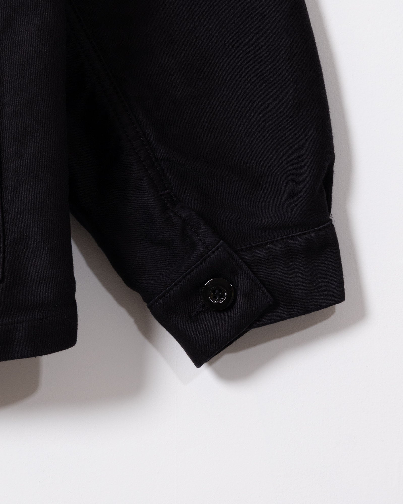 OUTIL VESTE DRAP BLACK 袖口 ボタン ディテール