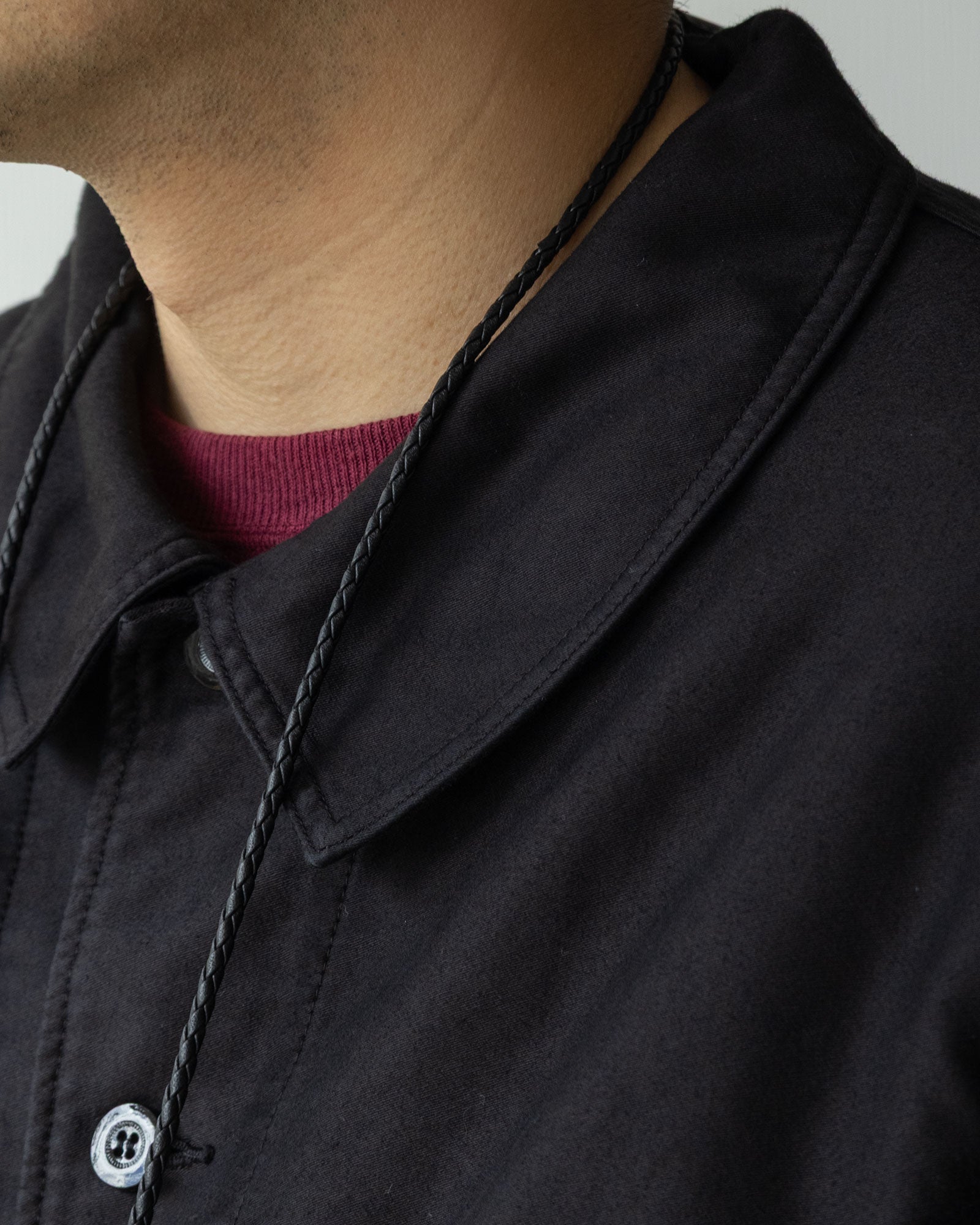OUTIL VESTE DRAP BLACK スーピマモールスキン 生地感 深い黒 光沢 クローズアップ