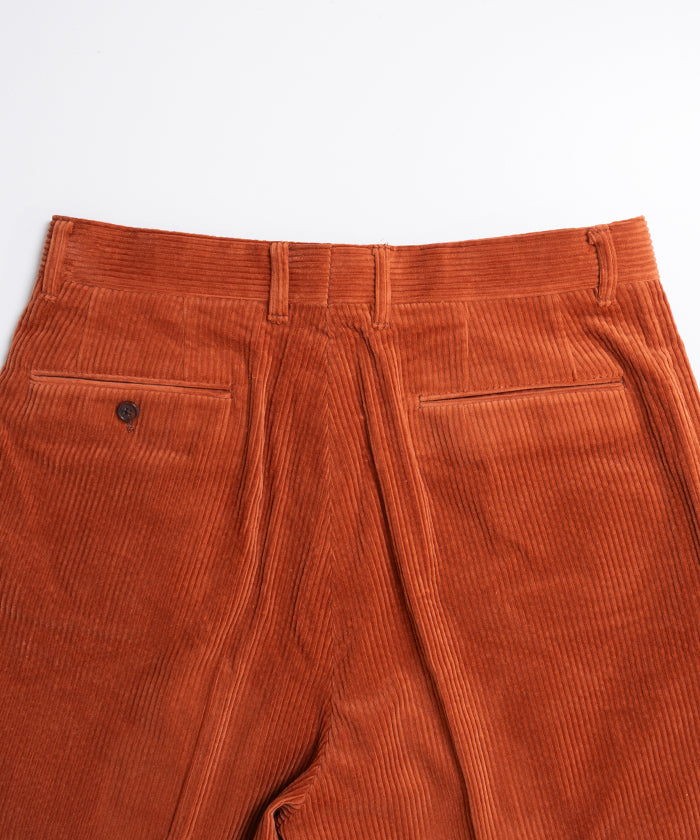 【INTÉRIM】WIDE COTTON SUMMER CORDUROY DEADSTOCK FABRIC ２TUCK BUTTON SHORTS - ORANGE インテリム ワイド コットン サマー コーデュロイ デッドストックファブリック 2タック ボタン ショーツ オレンジ 2026ss 2026春夏 正規取扱店 神奈川 鎌倉 アルザック鎌倉オンラインショップ 通販