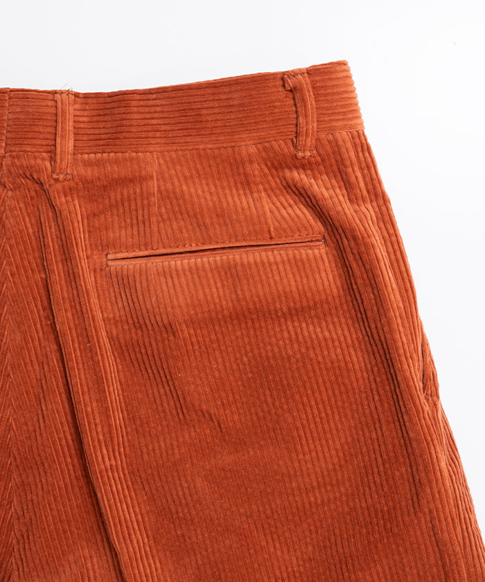 【INTÉRIM】WIDE COTTON SUMMER CORDUROY DEADSTOCK FABRIC ２TUCK BUTTON SHORTS - ORANGE インテリム ワイド コットン サマー コーデュロイ デッドストックファブリック 2タック ボタン ショーツ オレンジ 2026ss 2026春夏 正規取扱店 神奈川 鎌倉 アルザック鎌倉オンラインショップ 通販