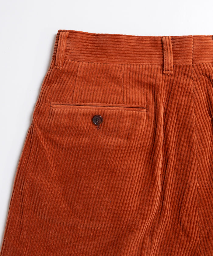 【INTÉRIM】WIDE COTTON SUMMER CORDUROY DEADSTOCK FABRIC ２TUCK BUTTON SHORTS - ORANGE インテリム ワイド コットン サマー コーデュロイ デッドストックファブリック 2タック ボタン ショーツ オレンジ 2026ss 2026春夏 正規取扱店 神奈川 鎌倉 アルザック鎌倉オンラインショップ 通販