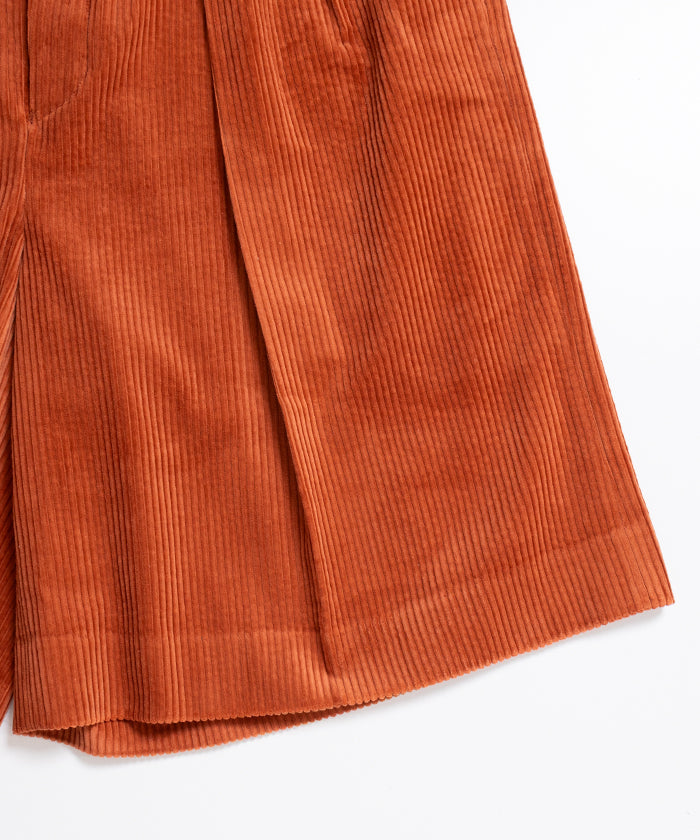 【INTÉRIM】WIDE COTTON SUMMER CORDUROY DEADSTOCK FABRIC ２TUCK BUTTON SHORTS - ORANGE インテリム ワイド コットン サマー コーデュロイ デッドストックファブリック 2タック ボタン ショーツ オレンジ 2026ss 2026春夏 正規取扱店 神奈川 鎌倉 アルザック鎌倉オンラインショップ 通販