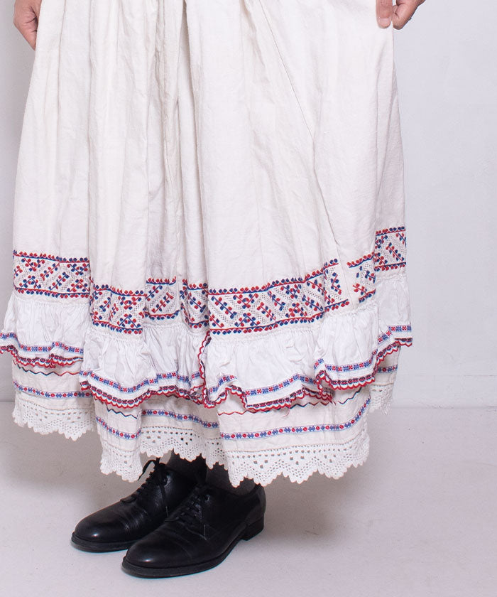 ANTIQUE ROMANIAN EMBROIDERY LINEN SKIRT / アンティーク ルーマニア刺繡 ホームスパンリネンスカート 民族衣装